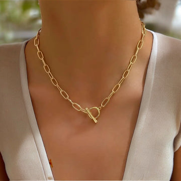 Paperclip Style Necklace. قلادة على شكل مشبك ورق