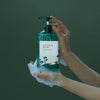 Round Lab Pine Tree Soothing Cica Body Wash 400ml. جولة مختبر شجرة الصنوبر المهدئة غسول الجسم سيكا