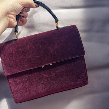 Velvet Bag. حقيبة مخملية