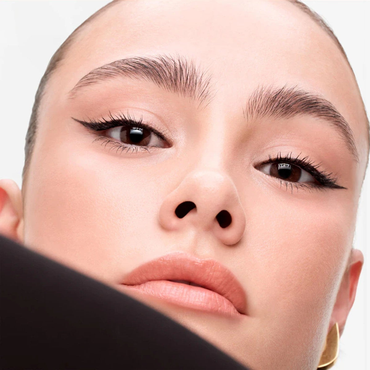 Bourjois Liner Pinceau Tubing Liquid Eyeliner بورجوا لاينر بانسو – آيلاينر سائل بتقنية التيوبينغ - Princess Cosmetics Qatar