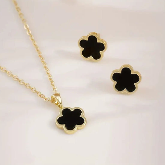 Clover Necklace - WAKRA. قلادة البرسيم - الوكرة - Princess Cosmetics Qatar