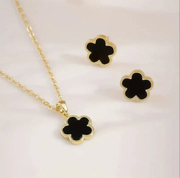 Clover Necklace - WAKRA. قلادة البرسيم - الوكرة - Princess Cosmetics Qatar