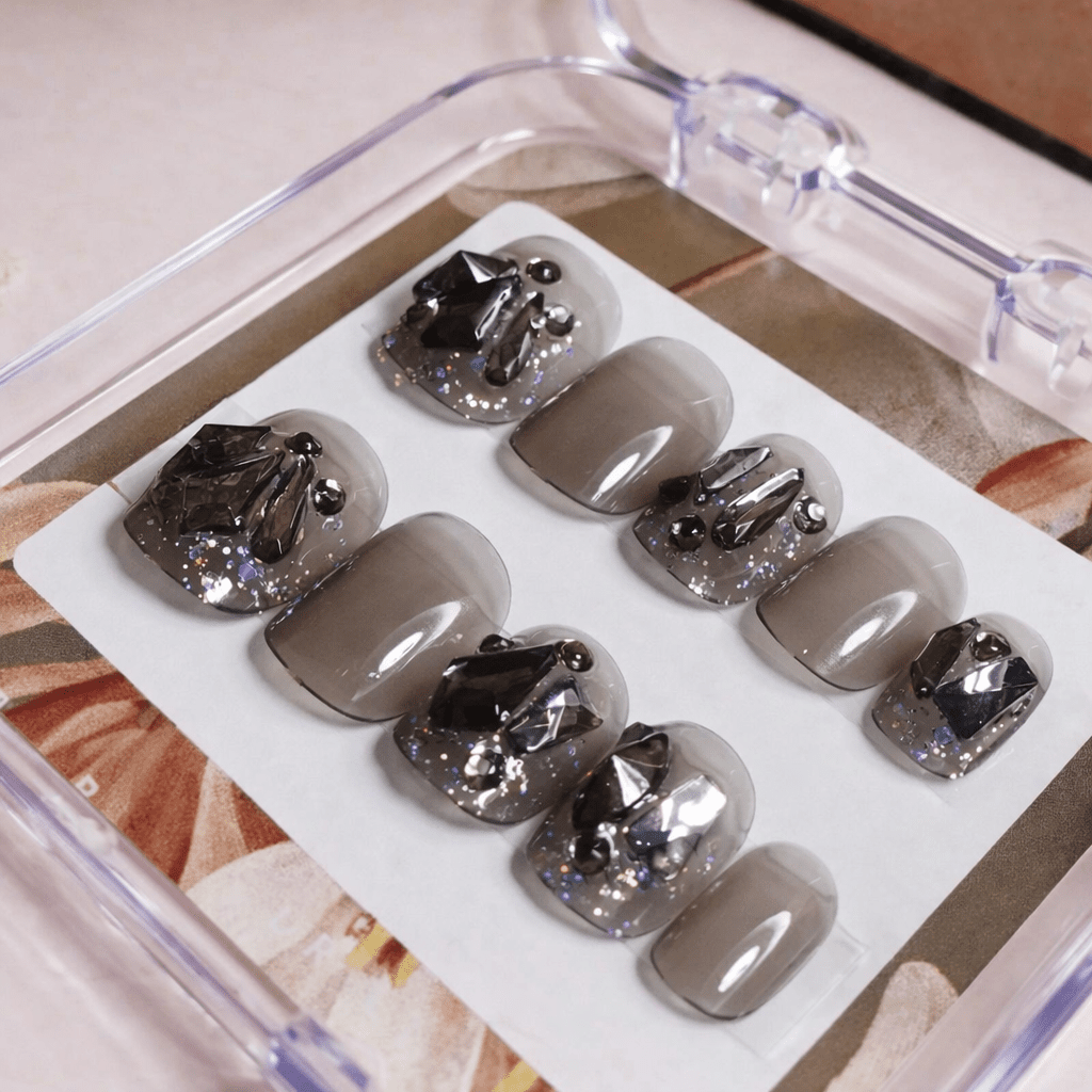 Cosplus Monina Premium Wearable Gel Nail Tips Set مجموعة أطراف أظافر جل قابلة للارتداء من كوسبلس مونينا بريميوم - Princess Cosmetics Qatar