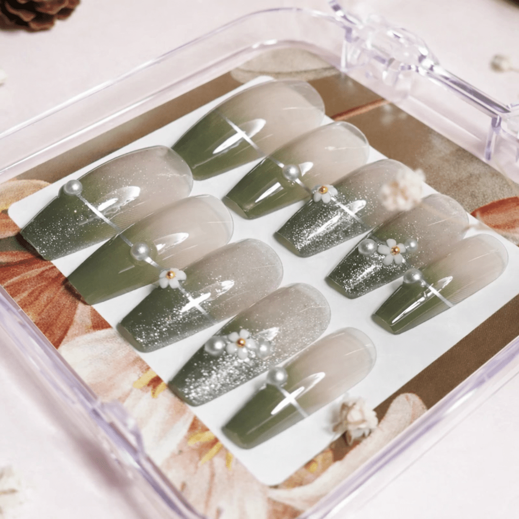 Cosplus Monina Premium Wearable Gel Nail Tips Set مجموعة أطراف أظافر جل قابلة للارتداء من كوسبلس مونينا بريميوم - Princess Cosmetics Qatar