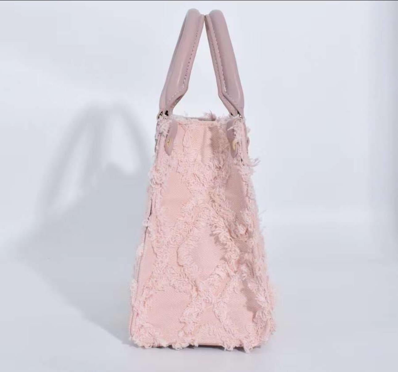 Eye - Theme Bag - Pink 2. حقيبة عين - وردي 2 - Princess Cosmetics Qatar