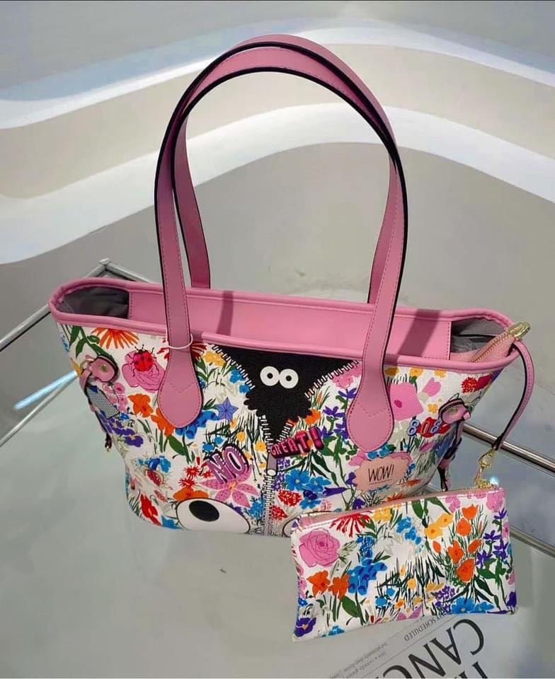 Eye - Theme Shoulder Pink Bag. حقيبة وردية الكتف ذات طابع العين - Princess Cosmetics Qatar