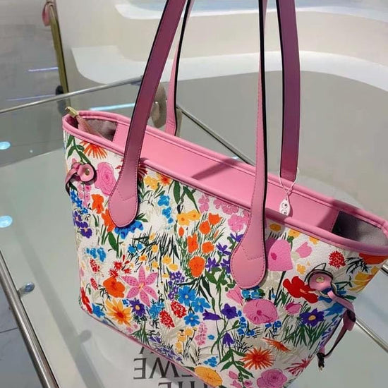 Eye - Theme Shoulder Pink Bag. حقيبة وردية الكتف ذات طابع العين - Princess Cosmetics Qatar