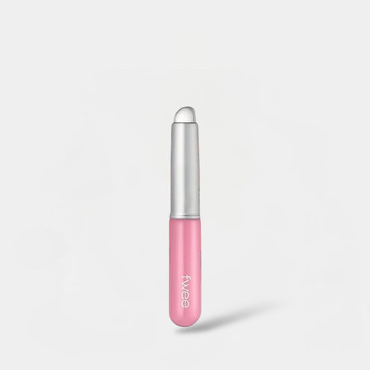 FWEE Fingerlike Silicone Lip Brush - Pink فرشاة شفاه سيليكون على شكل إصبع من FWEE - وردية - Princess Cosmetics Qatar