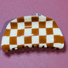 Checkered Medium Hair Claw Clips. مشابك مخلب شعر متوسطة مربعة الشكل