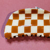 Checkered Medium Hair Claw Clips. مشابك مخلب شعر متوسطة مربعة الشكل