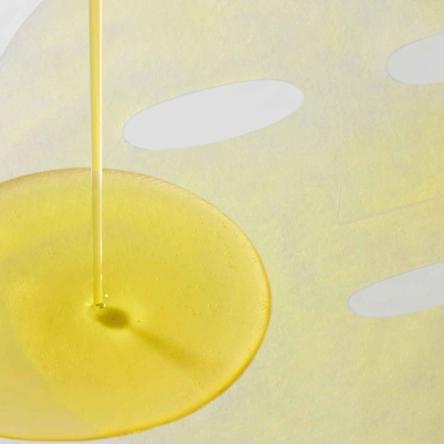 Innisfree Vitamin C Green Tea Enzyme Brightening Serum Gel Mask (1 Sheet) قناع جل مصل تفتيح البشرة بفيتامين سي وإنزيم الشاي الأخضر من إينيسفري - Princess Cosmetics Qatar