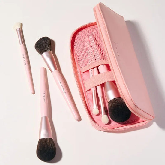 Judydoll Professional 6 - Piece Brush Set مجموعة فرش جوديدول الاحترافية المكونة من 6 قطع - Princess Cosmetics Qatar