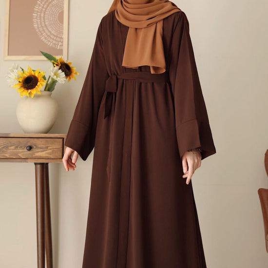 Klasik Abaya - Brown. عباية كلاسيك - بني - Princess Cosmetics Qatar