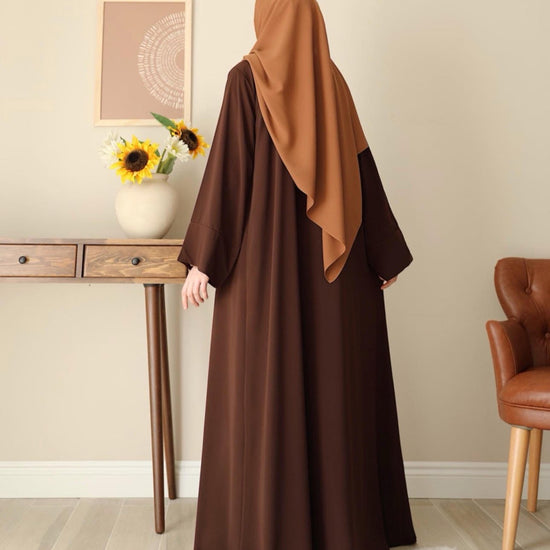 Klasik Abaya - Brown. عباية كلاسيك - بني - Princess Cosmetics Qatar