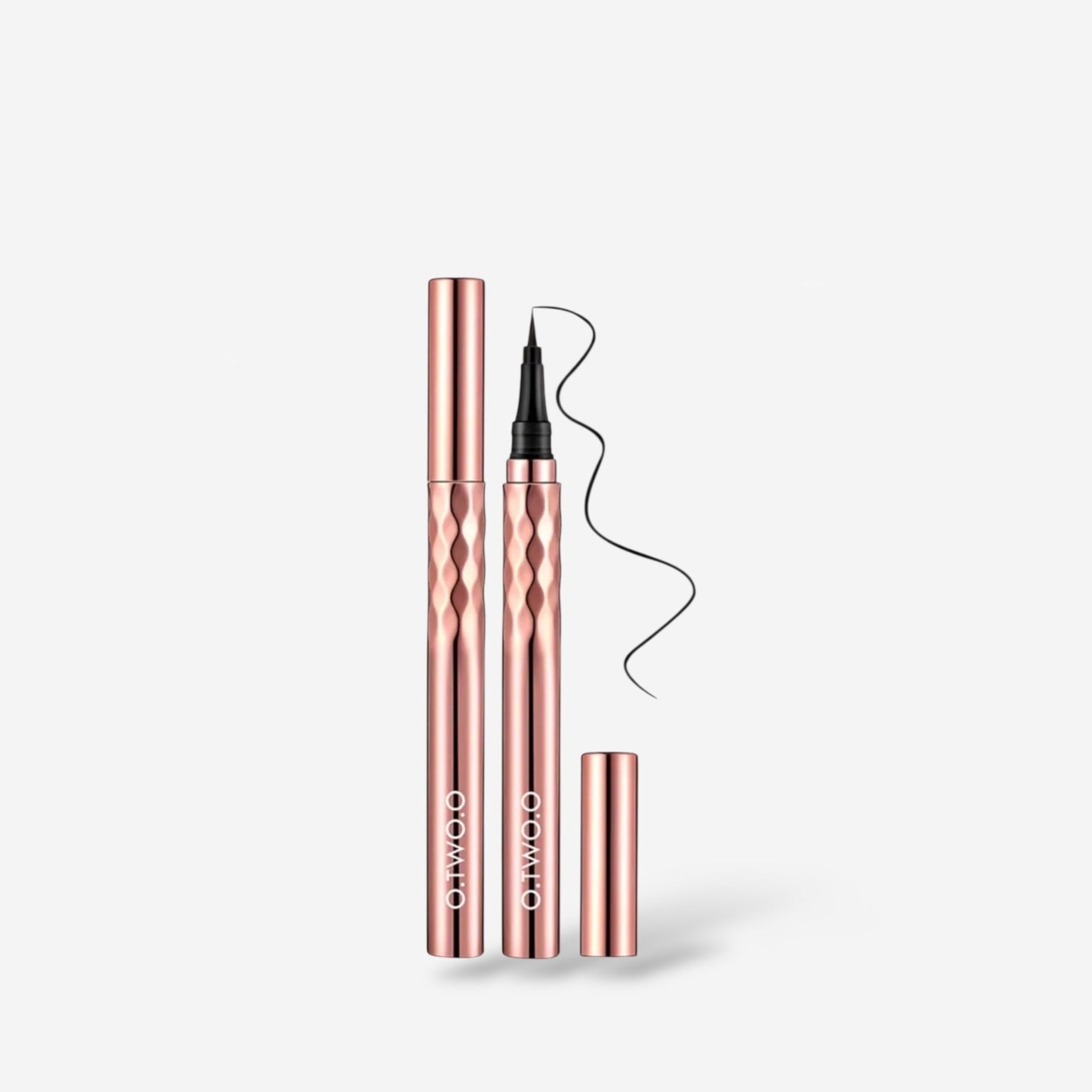 O.TWO.O Gold Silk Smooth Liquid Eyeliner 0.5g - Black محدد عيون سائل ذهبي ناعم كالحرير من O.TWO.O - أسود - Princess Cosmetics Qatar