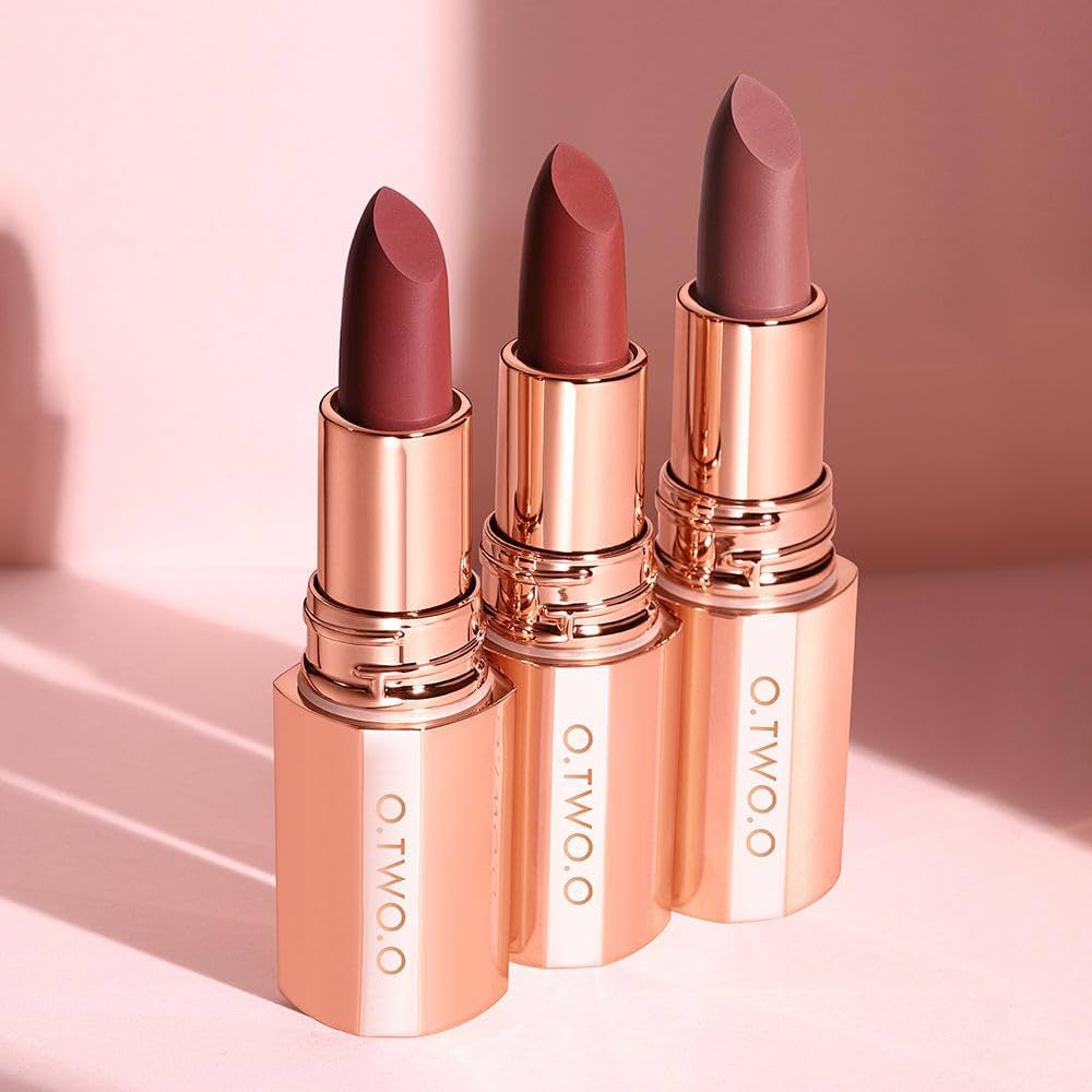 O.TWO.O Misty Kiss Lock Color Matte Lipstick 4g O.TWO. O ضبابية قبلة لوك لون لون مات أحمر شفاه - Princess Cosmetics Qatar