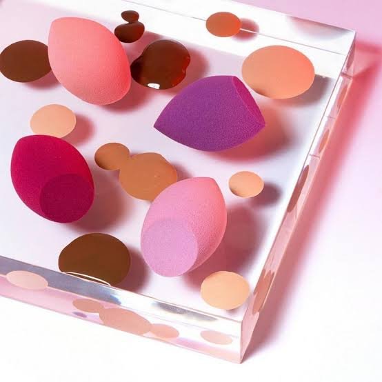 Real Techniques MINI Complexion Sponges 4 Pack ريال تكنيكس – إسفنجات ميني للبشرة، 4 قطع - Princess Cosmetics Qatar