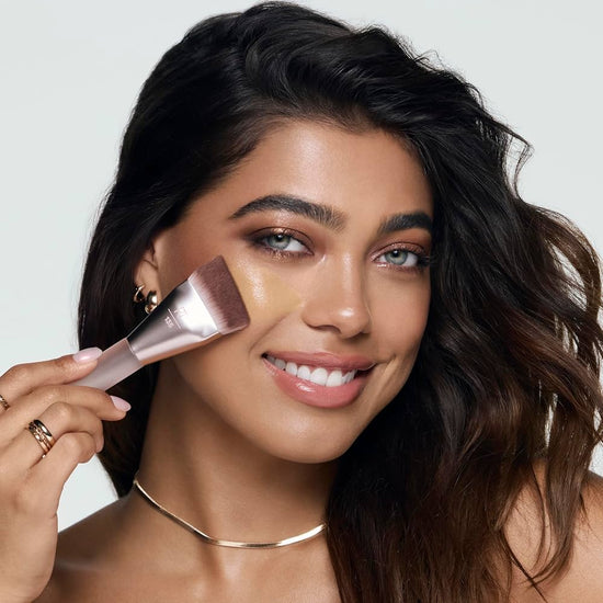 Real Techniques New Nudes H-Diamond Blending Brush ريال تكنيكس نيو نودز – فرشاة دمج إتش دايموند - Princess Cosmetics Qatar