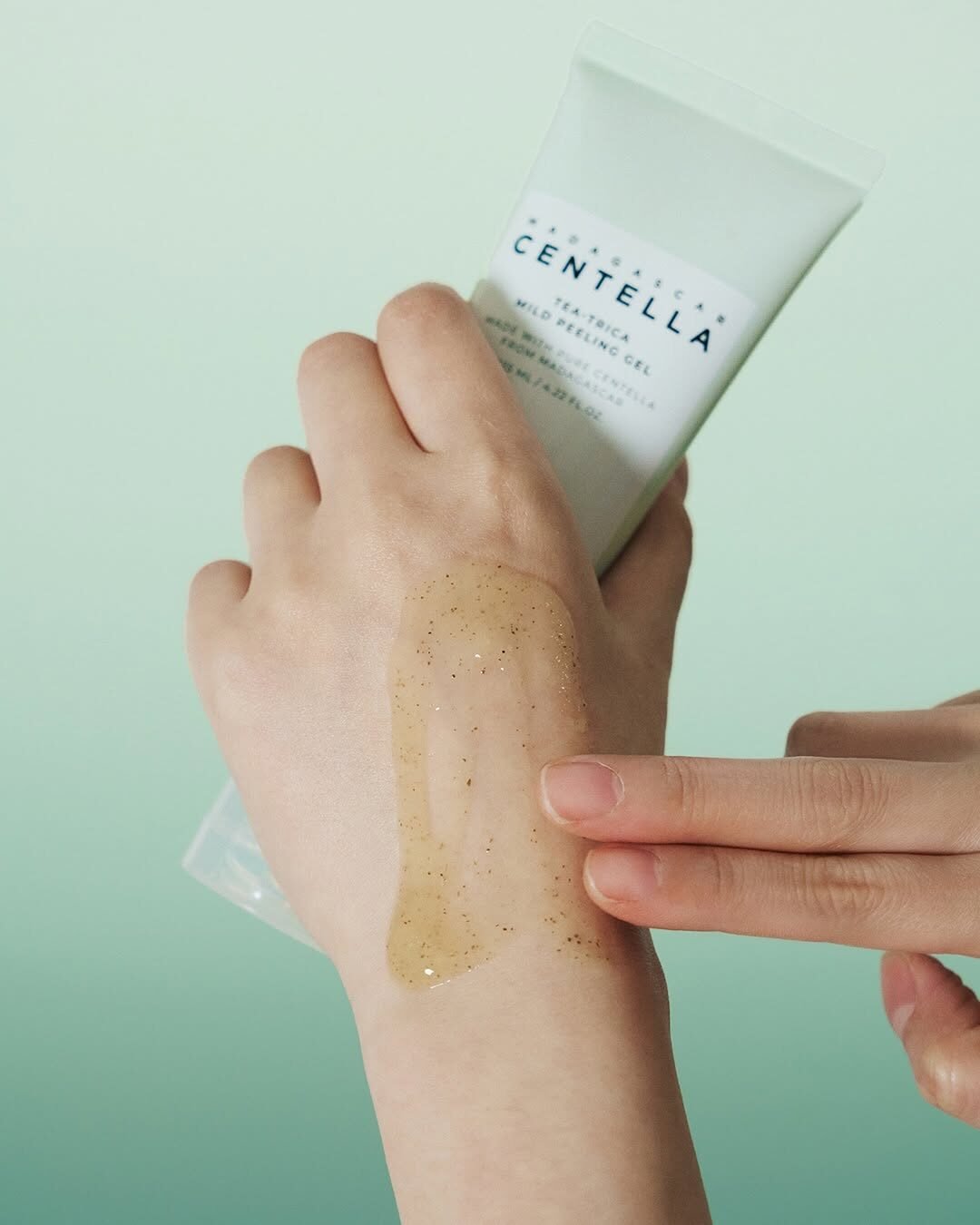 SKIN1004 Madagascar Centella Tea - Trica Mild Peeling Gel 125ml جل التقشير المعتدل SKIN1004 من مدغشقر سنتيلا تي - تريكا - Princess Cosmetics Qatar