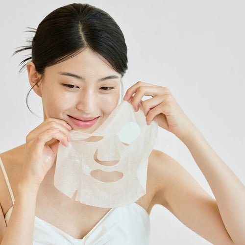 SKIN1004 Madagascar Centella Tone Brightening Glow Mask 25ml (1 Sheet) SKIN1004 مدغشقر كينتيلا تون قناع توهج تفتيح البشرة - Princess Cosmetics Qatar