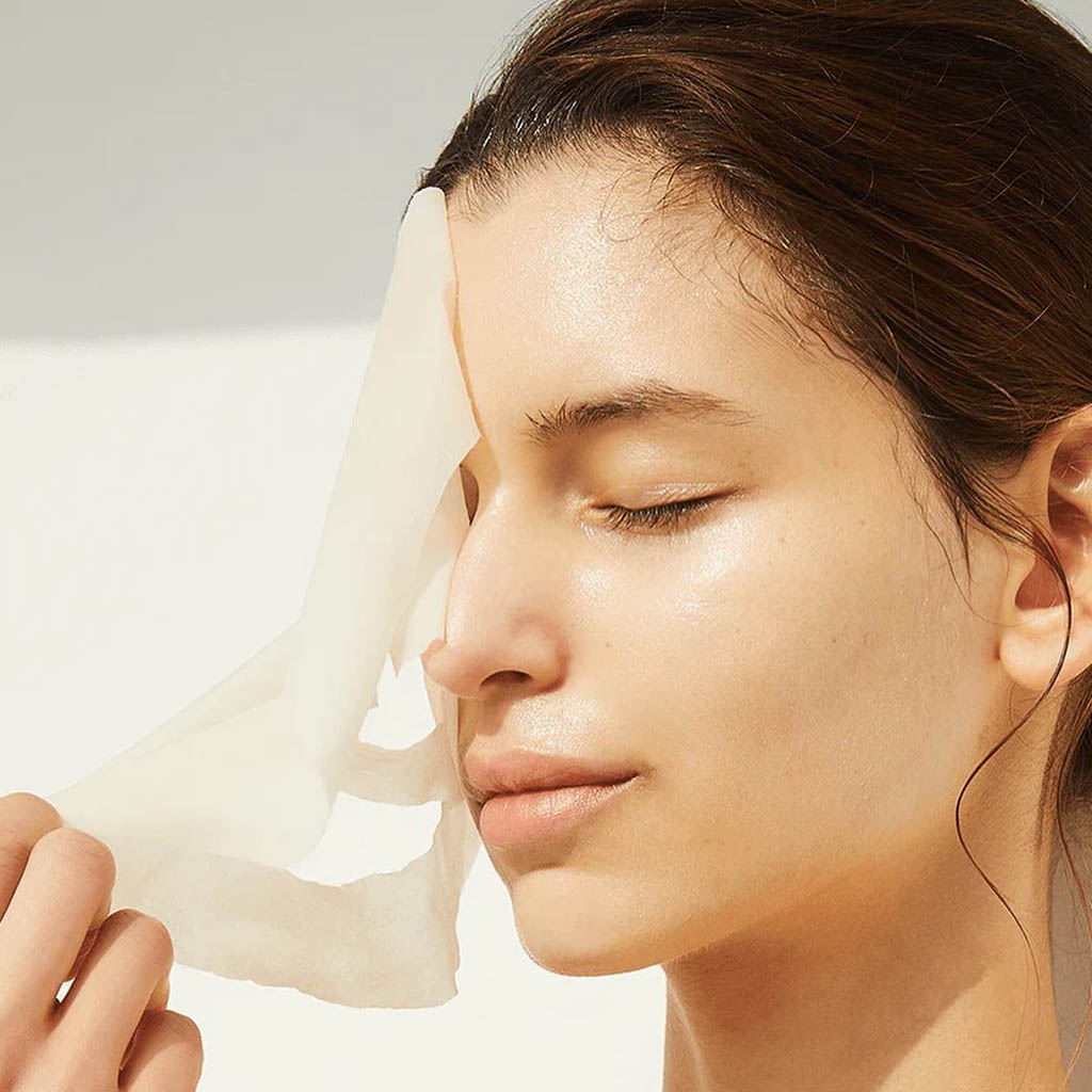 SKIN1004 Madagascar Centella Water - gel Sheet Ampoule Mask (1 sheet). SKIN1004 مدغشقر سينتيلا ماء جل ورقة قناع أمبولة - Princess Cosmetics Qatar