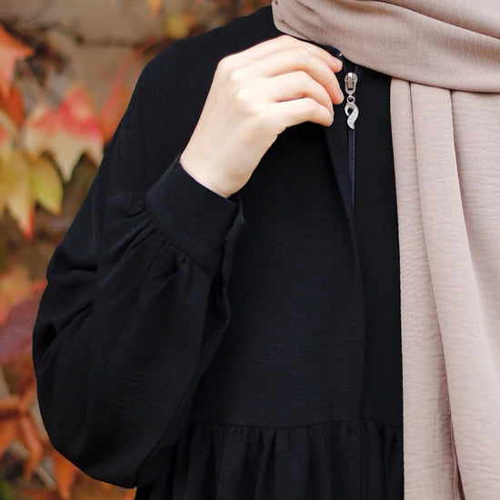 Talia Ferace Abaya - Black. عباية تاليا فيريس - أسود - Princess Cosmetics Qatar