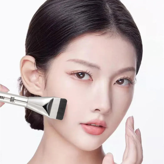 xixi Flat Head Foundation Brush فرشاة كريم الأساس ذات الرأس المسطح من شيشي - Princess Cosmetics Qatar