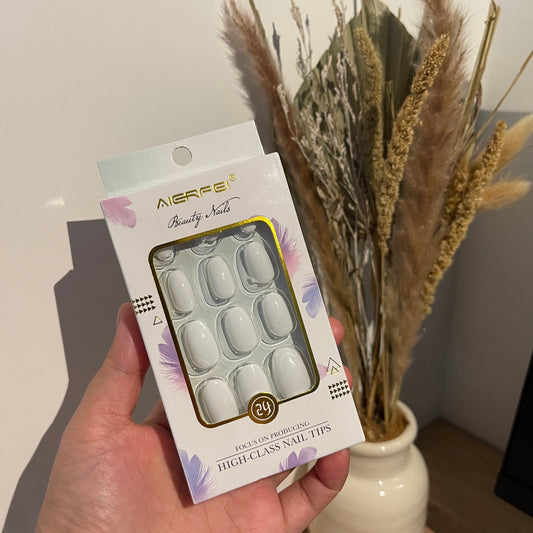 Aierfei Beauty Nails (24pcs) - White. أظافر آيرفي بيوتي (24 قطعة) - أبيض