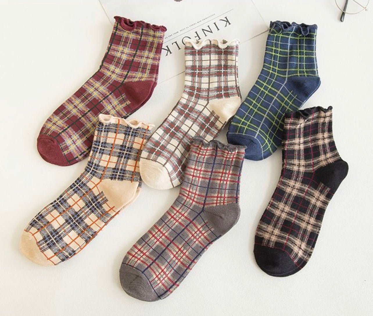 Mimiyu - Plaid Crew Socks [Set of 4 Pairs]. ميميو - جوارب منقوشة للطاقم [مجموعة من 4 أزواج] - Princess Cosmetics Qatar