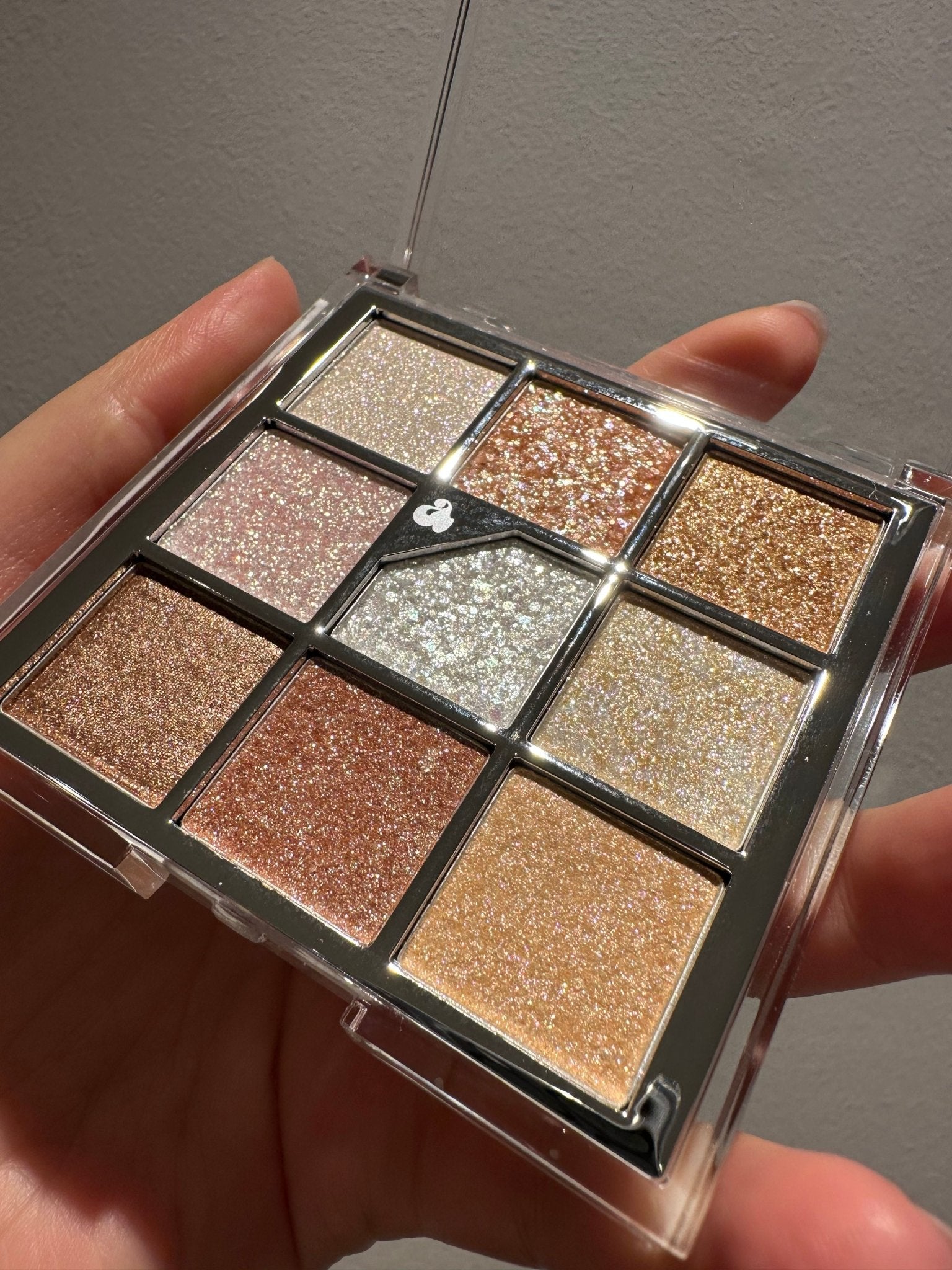 Unleashia Glitterpedia Eye Palette - N°1 All Of Glitter. باليت العيون من أنليشيا جليتربيديا - رقم 1 أول أوف جليتر - Princess Cosmetics Qatar